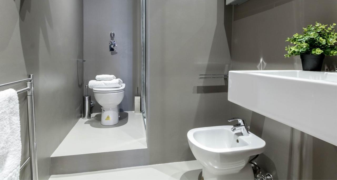 Joivy Spacious 1 Bedroom Apt Near S Agostino Metro Milan Bagian luar foto
