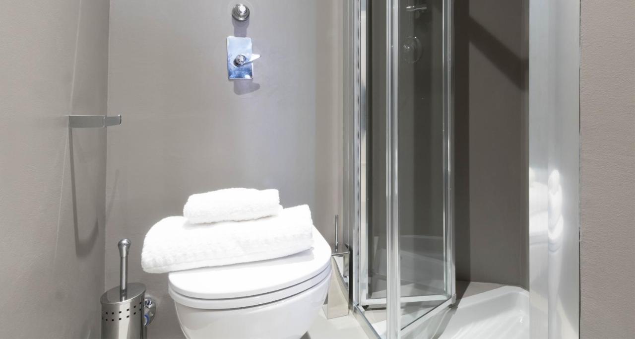 Joivy Spacious 1 Bedroom Apt Near S Agostino Metro Milan Bagian luar foto